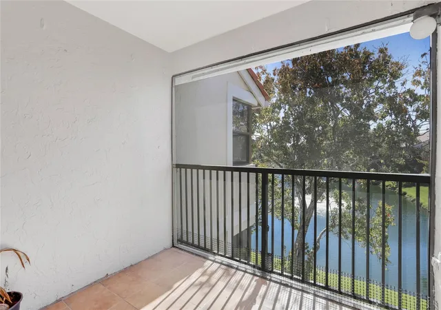 Homes for sale in Plantation, FL | 10131 W Sunrise Blvd, Plantation, FL 33322