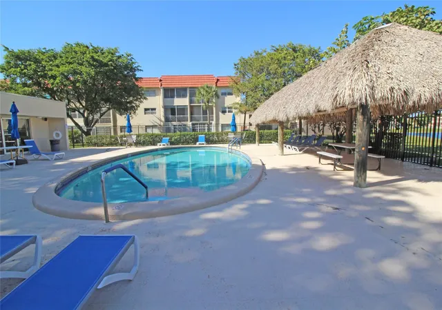 Homes for sale in Fort Lauderdale, FL | 2901 Sunrise Lakes Drive, Fort Lauderdale, FL 33322 | Houzeo