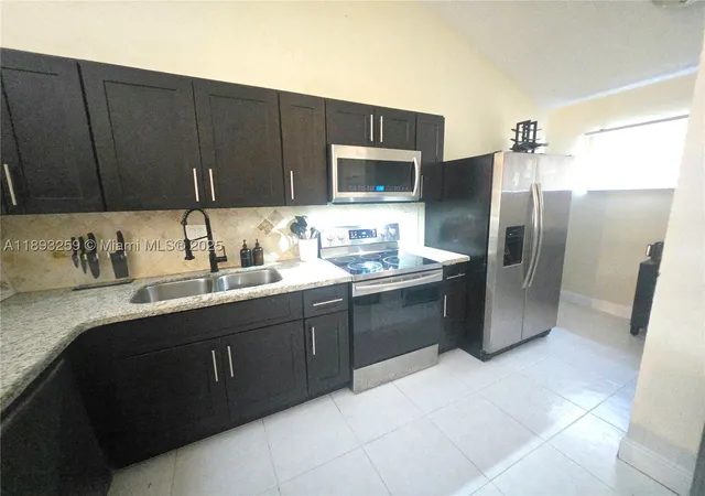 Homes for sale in Plantation, FL | 1757 Nw 74Th Ave #15, Plantation, FL 33313 | MLS# A11893259