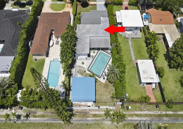 2nd image of 297 Minola Dr, Miami Springs, FL 33166 | MLS# R11130863