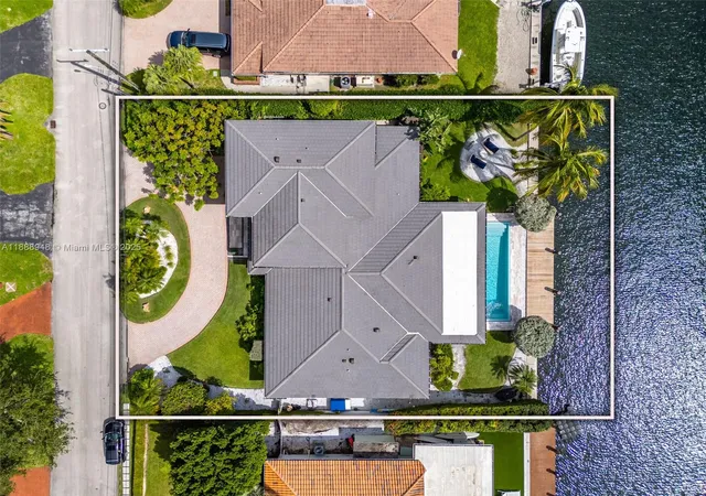 5th image of 1370 Ne 103Rd St, Miami Shores, FL 33138 | MLS# A11888948