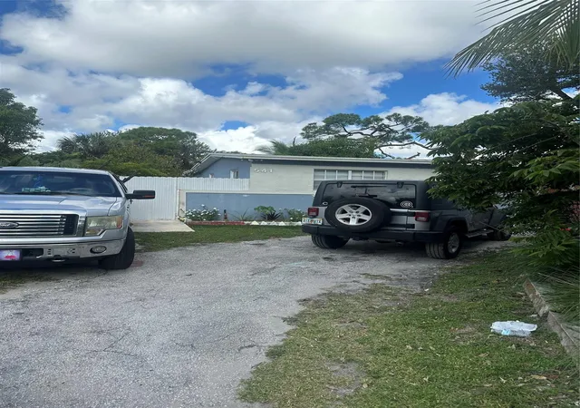 2nd image of 541 Nw 33rd Ave, Lauderhill, FL 33311 | MLS# F10530922