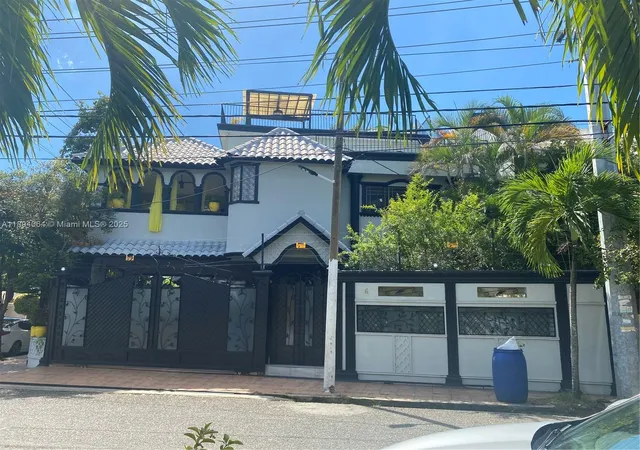1st image of 6 Calle 29 Este, New York, NY 10133 | MLS# A11894064