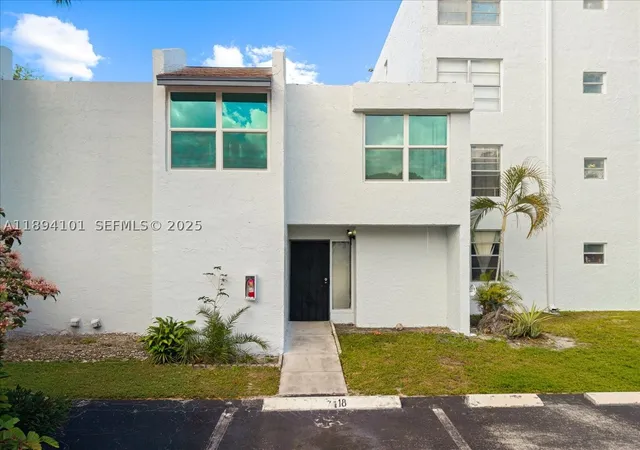 Photo 2 of Condo for sale at 9450 Live Oak Pl #109, Davie, FL 33324 | MLS# A11894101 | Listing updated on 2026-10-07