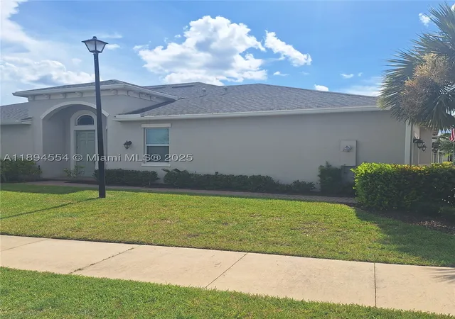 2nd image of 11484 Sw Lake Park Dr, Port Saint Lucie, FL 34987 | MLS# A11894554