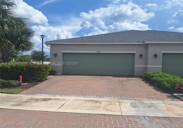 3rd image of 11484 Sw Lake Park Dr, Port Saint Lucie, FL 34987 | MLS# A11894554