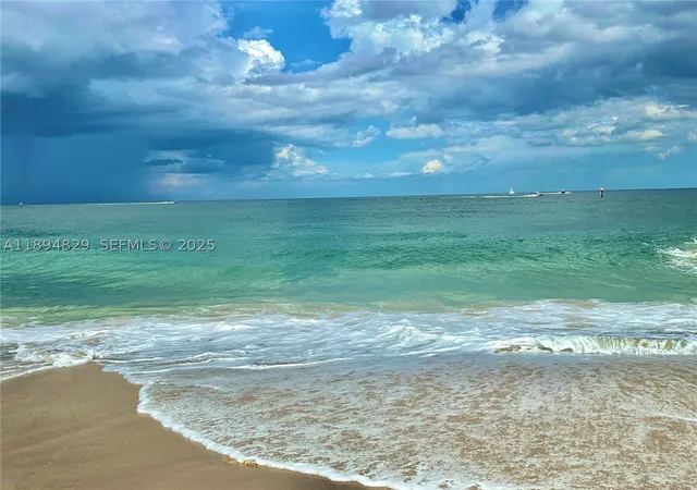Homes for sale in Fort Lauderdale, FL | 2424 Se 17th St #B307, Fort Lauderdale, FL 33316 | MLS# A11894829