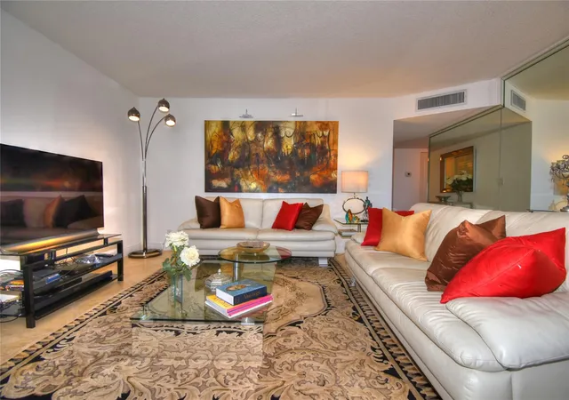 2nd image of 5100 N Ocean Blvd #516, Lauderdale By The Sea, FL 33308 | MLS# F10530446
