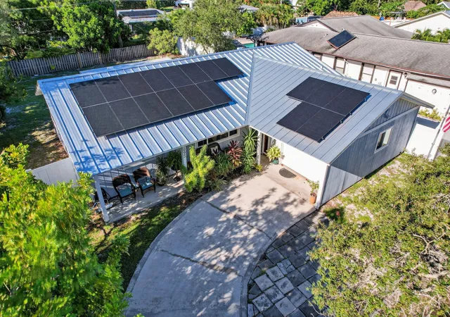 2nd image of 5095 Se Manatee Ter, Stuart, FL 34997 | MLS# R11132059