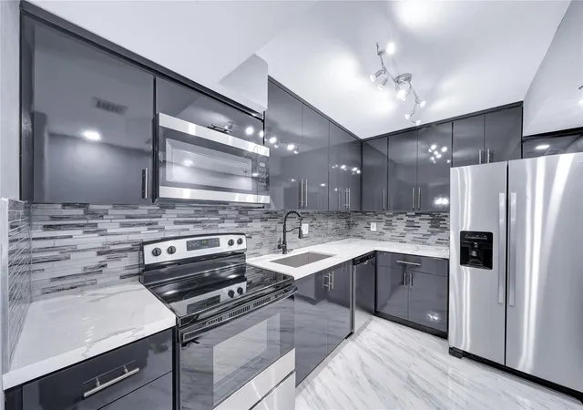 4th image of 1100 Saint Charles Pl #708, Pembroke Pines, FL 33026 | MLS# F10531705