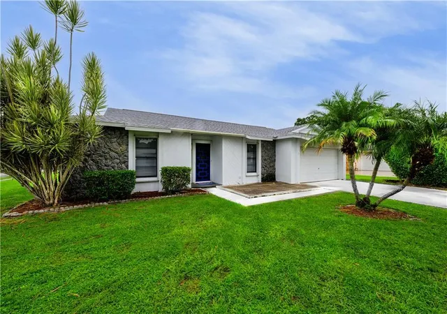 Homes for sale in Vero Beach, FL | 2490 4th Pl, Vero Beach, FL 32962 | MLS# R11132560