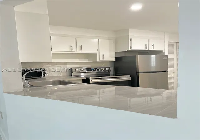 3rd image of 1710 Ne 191St St, Miami, FL 33179