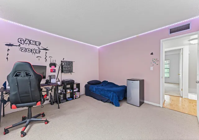 2nd image of 803 W Oakland Park Blvd, Wilton Manors, FL 33311