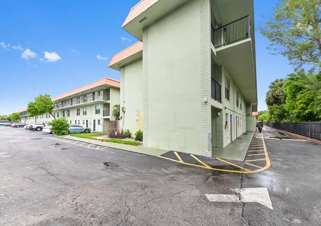 25th image of 803 W Oakland Park Blvd #A7, Wilton Manors, FL 33311 | MLS# R11132807