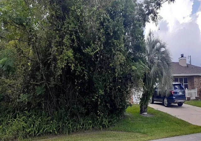 2nd image of 2046 Galahad Dr, Deltona, FL 32738 | MLS# R11133002
