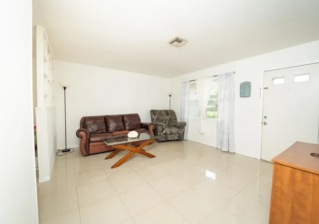 Homes for sale in Port St Lucie, FL | 382 Se Evans Ave, Port St Lucie, FL 34984 | MLS# R11133157