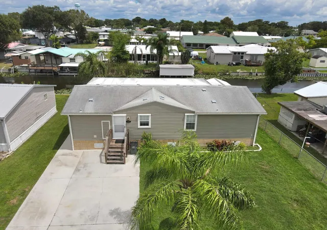 1st image of 1081 6th St, Okeechobee, FL 34974 | MLS# F10532021