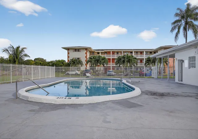 Homes for sale in Plantation, FL | 4770 Nw 10th Court, Plantation, FL 33313 | Houzeo