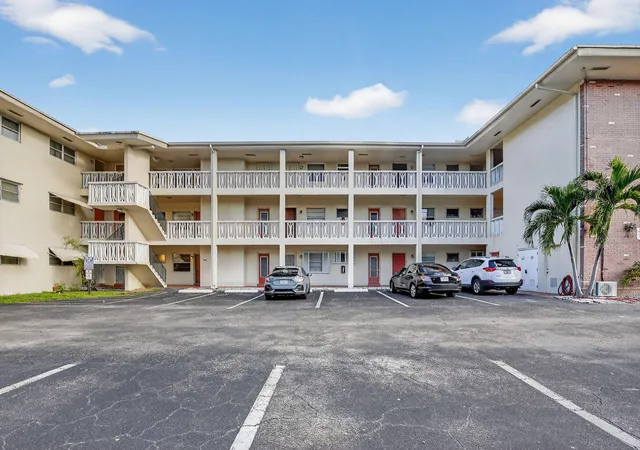 Homes for sale in Plantation, FL | 4770 Nw 10th Ct #104, Plantation, FL 33313 | MLS# R11133232