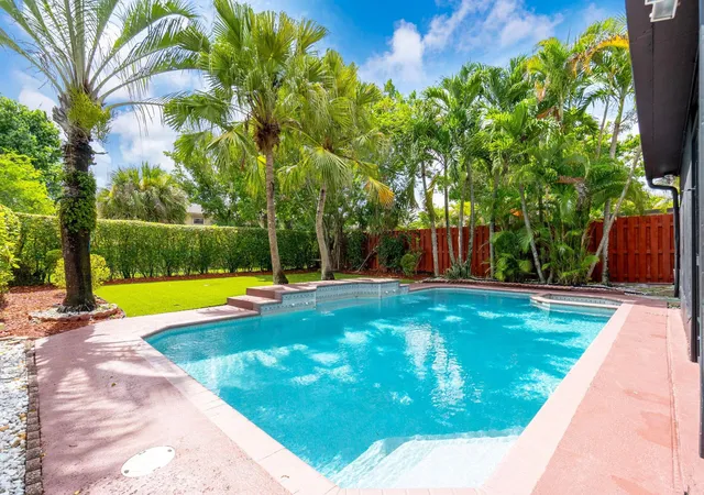 2nd image of 3981 Nw 81st Ter, Coral Springs, FL 33065 | MLS# F10532287