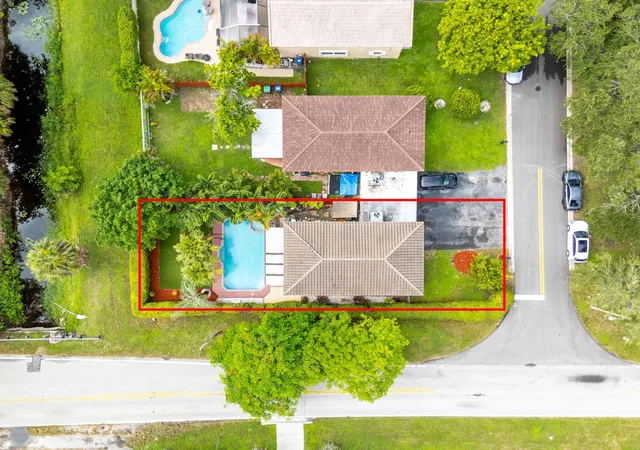 32nd image of 3981 Nw 81st Ter, Coral Springs, FL 33065 | MLS# F10532287