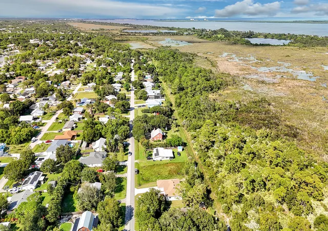 4th image of 5310 Sunset Blvd, Fort Pierce, FL 34982 | MLS# R11133388