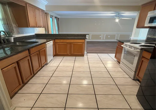 2nd image of 7821 Shellbark Dr, Orlando, FL 32818 | MLS# F10532403