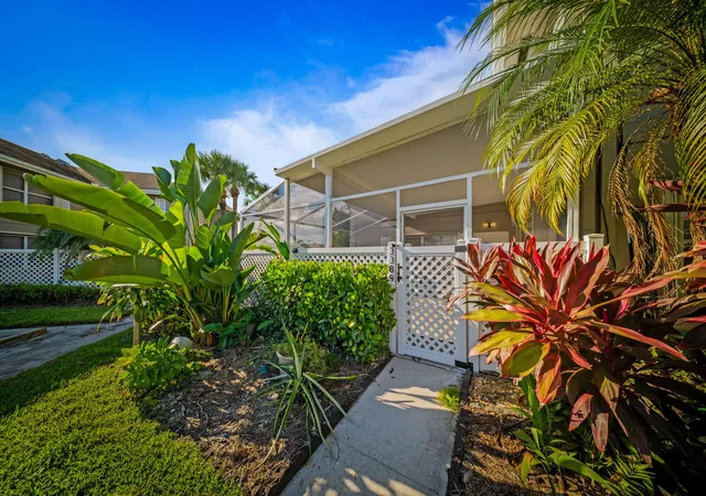 2nd image of 3389 Sw Sunset Trace Cir, Palm City, FL 34990 | MLS# R11133681