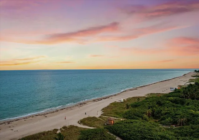 Homes for sale in Singer Island, FL | 3920 N Ocean Drive, Singer Island, FL 33404 | Houzeo