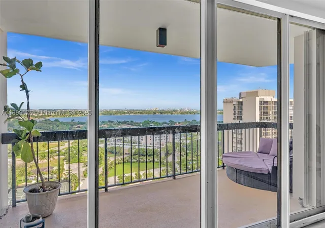 2nd image of 2425 Presidential Way #2003, West Palm Beach, FL 33401 | MLS# A11899076