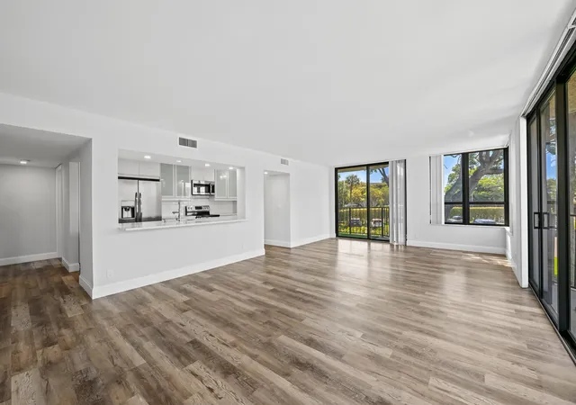2nd image of 799 Jeffery St #202, Boca Raton, FL 33487 | MLS# R11133788