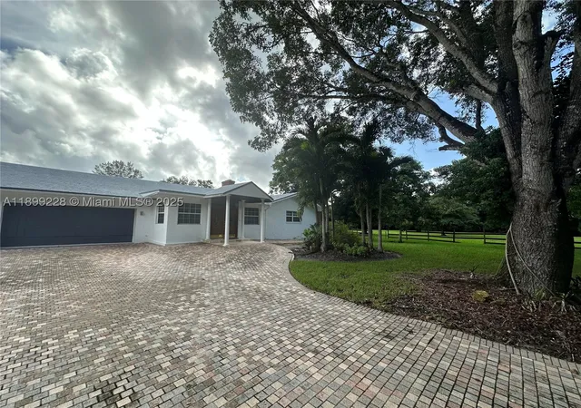 Photo 3 of Sale Pending at 6300 Sw 181st Ln, Southwest Ranches, FL 33331 | MLS# A11899228 | Listing updated on 2026-09-28