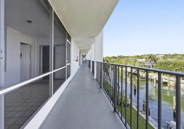 2nd image of 109 Paradise Harbour Blvd #415, North Palm Beach, FL 33408 | MLS# R11134186