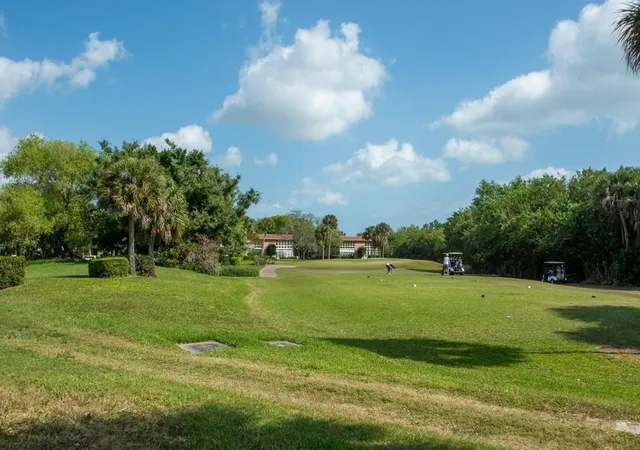 Homes for sale in Vero Beach, FL | 38 Vista Gardens Trail, Vero Beach, FL 32962 | Houzeo