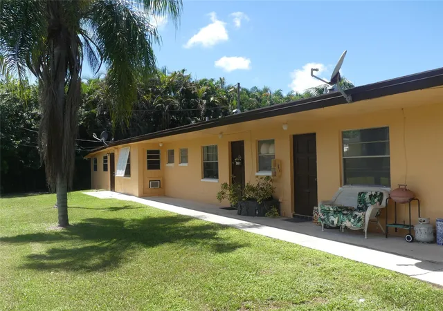 2nd image of 4725 Sw 65th Ave, Davie, FL 33314 | MLS# F10533041