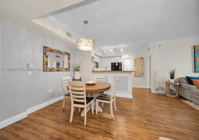 5th image of 2421 Ne 65Th St #211, Fort Lauderdale, FL 33308 | MLS# A11900372