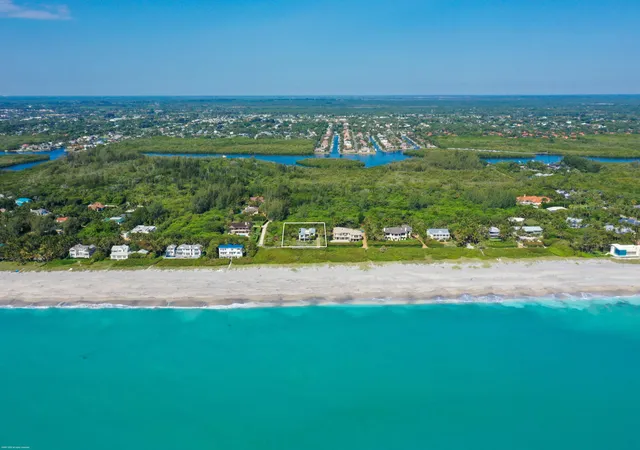 Homes for sale in Jupiter Island, FL | 116 N Beach Rd, Jupiter Island, FL 33455 | MLS# R11134608