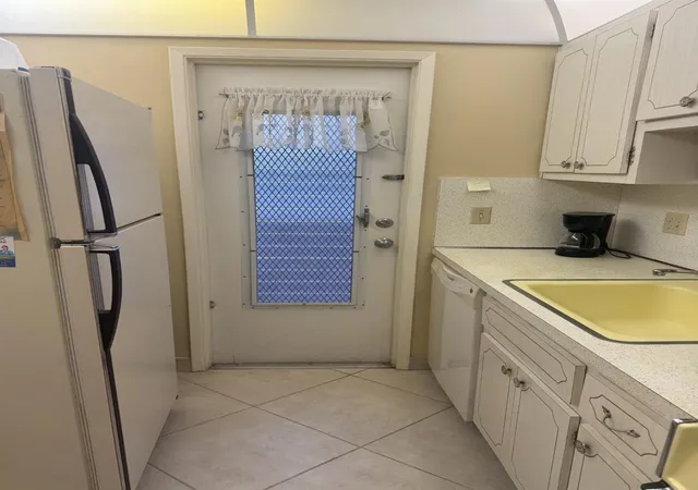 Homes for sale in Lighthouse Point, FL | 2050 Ne 39Th St #211w, Lighthouse Point, FL 33064 | MLS# F10533363