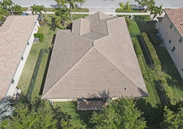 35th image of 9328 Silent Oak Cir, West Palm Beach, FL 33411 | MLS# R11135162