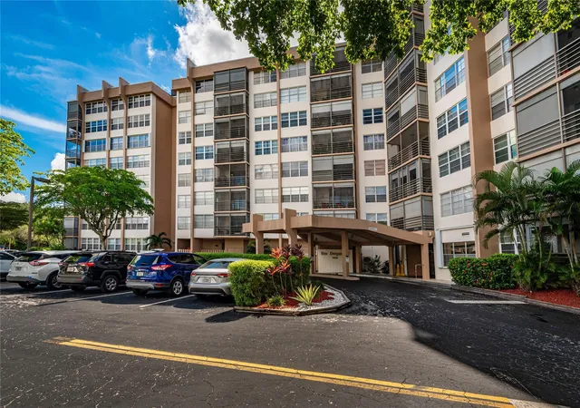 29th image of 1100 Sant Charles Pl #207, Pembroke Pines, FL 33026 | MLS# F10533373
