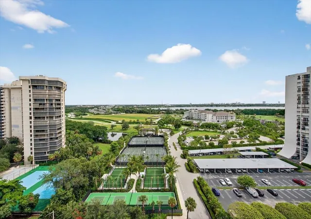 Homes for sale in West Palm Beach, FL | 2425 Presidential Wy #1502, West Palm Beach, FL 33401 | MLS# R11135498