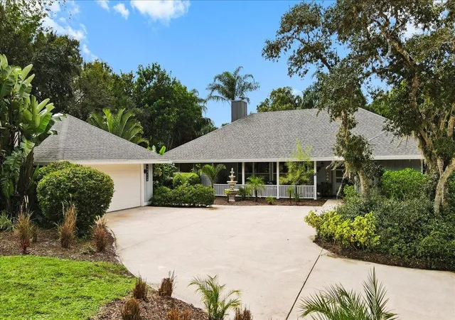 3rd image of 1938 Sw Winners Dr, Palm City, FL 34990 | MLS# R11135543