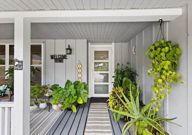 4th image of 1938 Sw Winners Dr, Palm City, FL 34990 | MLS# R11135543