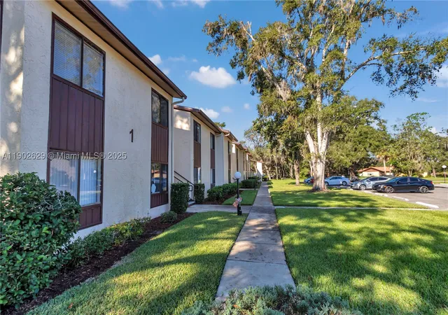Listing Photo 4 - Condo for sale in building located at 737 Midway Dr, Ocala, FL 34472 - Unit #B