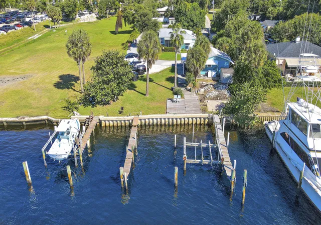 2nd image of 2031 Melody Ln, Palm Beach Gardens, FL 33410 | MLS# R11135571