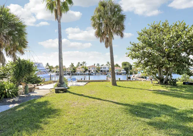 4th image of 2031 Melody Ln, Palm Beach Gardens, FL 33410 | MLS# R11135571