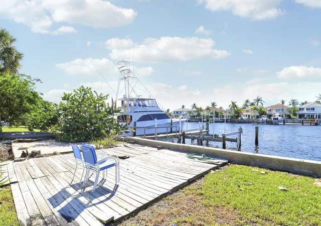 5th image of 2031 Melody Ln, Palm Beach Gardens, FL 33410 | MLS# R11135571