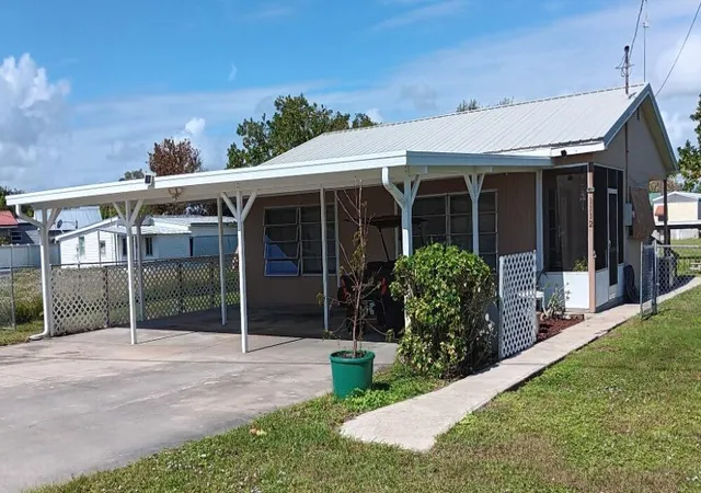 1st image of 1112 21st St, Okeechobee, FL 34974 | MLS# F10533779