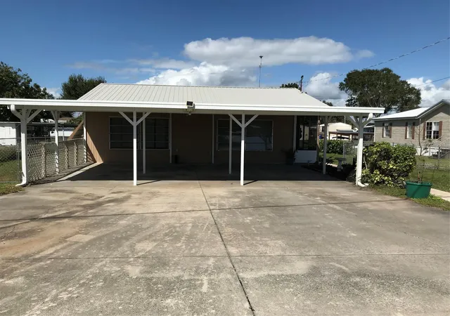 2nd image of 1112 21st St, Okeechobee, FL 34974 | MLS# F10533779