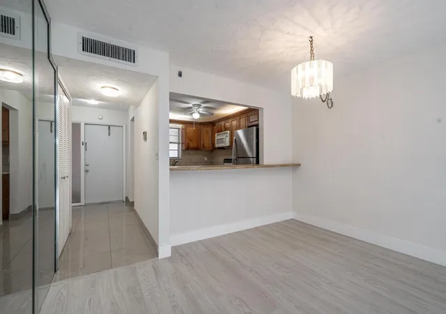 Homes for sale in Sunrise, FL | 2551 Aragon Blvd #406, Sunrise, FL 33322 | MLS# F10533826